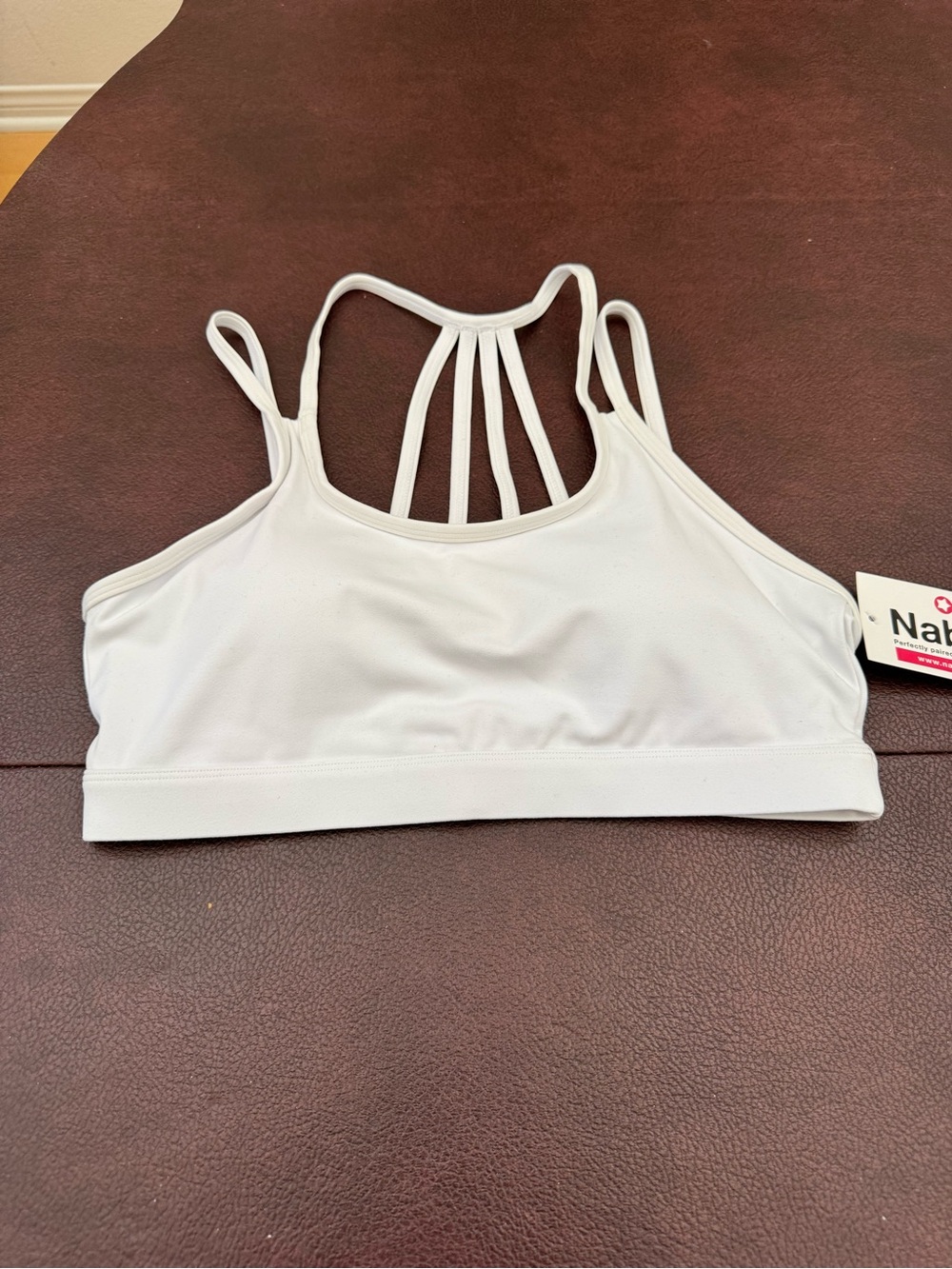 Nabtos Women's Performance Activewear Yoga Sports Padded Bra in white Size L